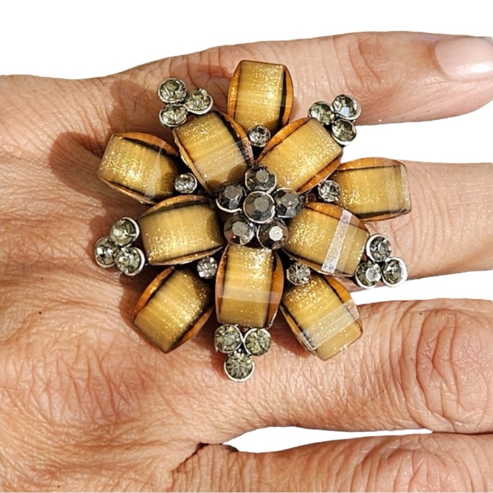 💍Silver Tone Caramel Color Fashion Ring NWOT